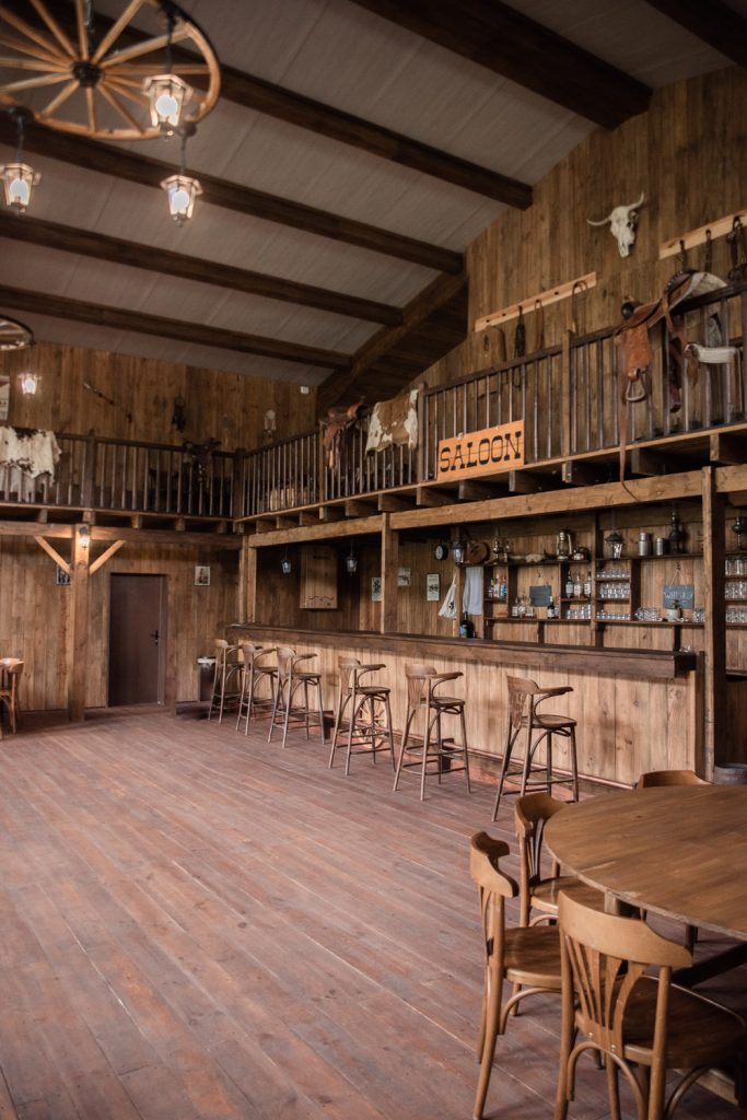 salle de réception style saloon western mariage Landes photographe