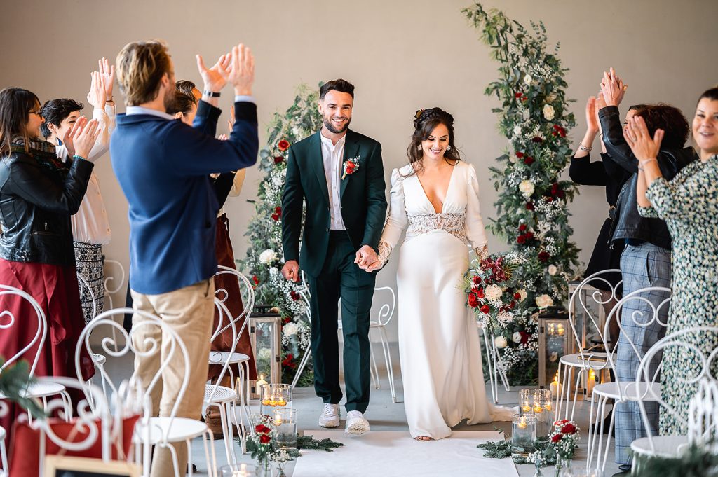 sortie cérémonie laïque mariés applaudissements invités mariage Landes