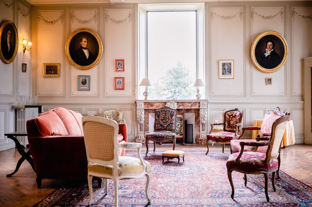 salon ancien château décoration élégante mariage ambiance Bridgerton