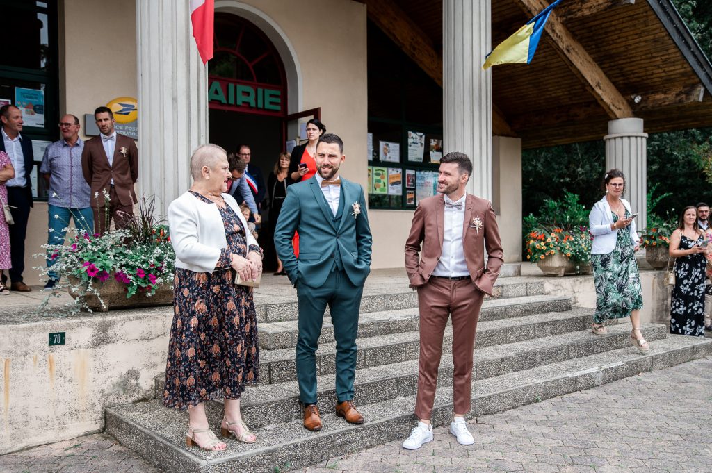 marié devant la mairie dans les landes