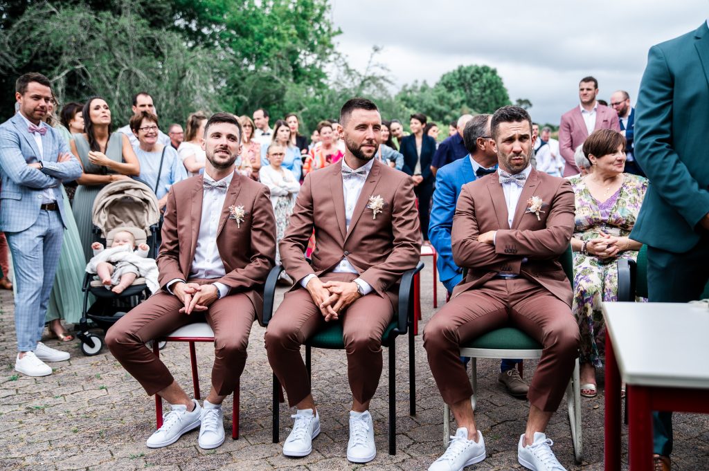 témoins du mariés pendant la cérémonie civile à la mairie de Herm