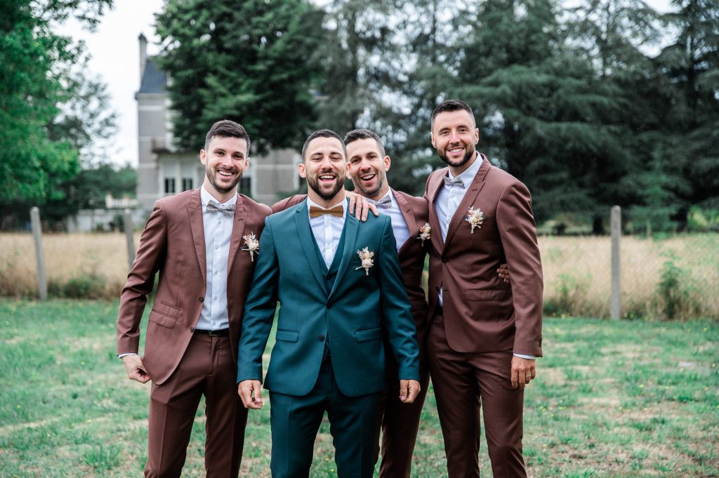 groupe garçons d’honneur et marié moment complice mariage Landes