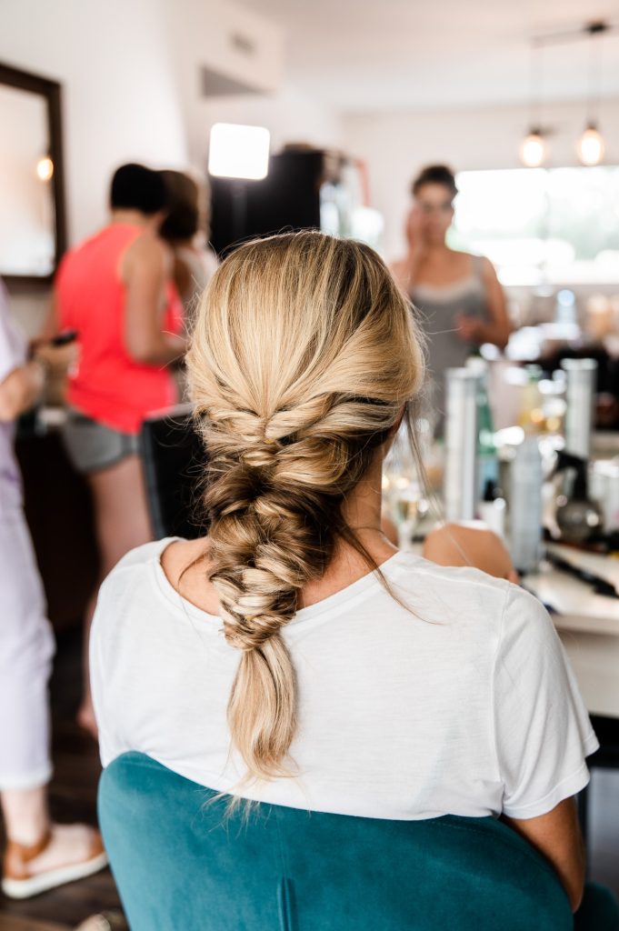 coiffure mariée tresse préparatifs mariage ambiance intime Landes