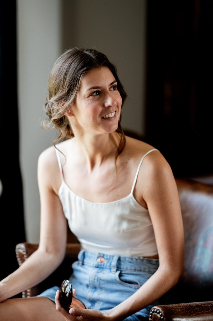 Préparatifs de la mariée au Domaine de la Fauconnie en Dordogne