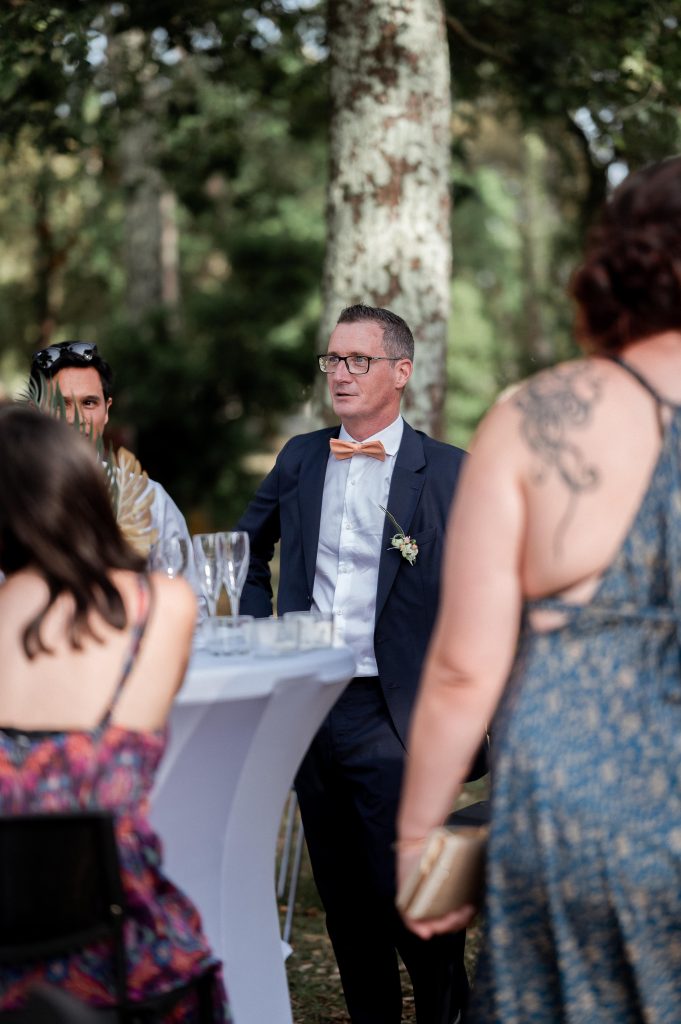 invités mariage discussion cocktail vin d'honneur Landes