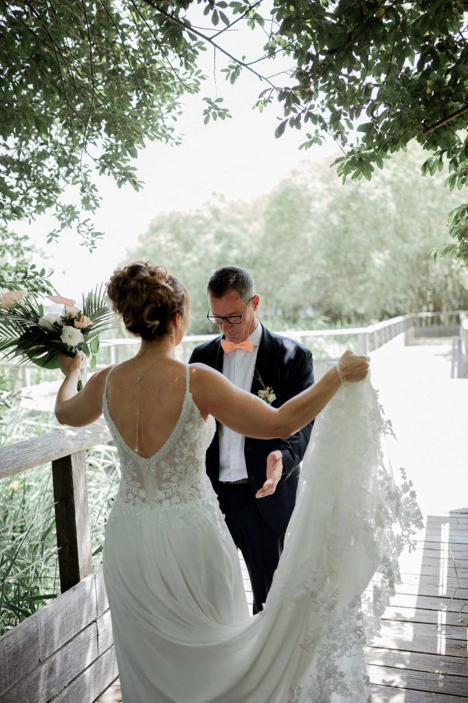découverte mariés pont bois Marais d’Orx mariage