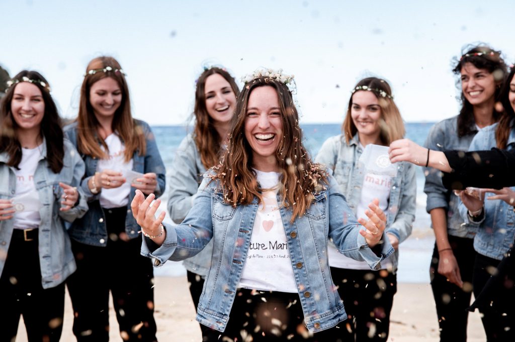 EVJF plage Saint Sébastien confettis fun