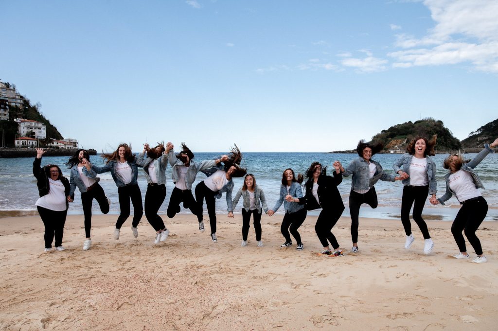EVJF plage saut groupe Saint Sébastien