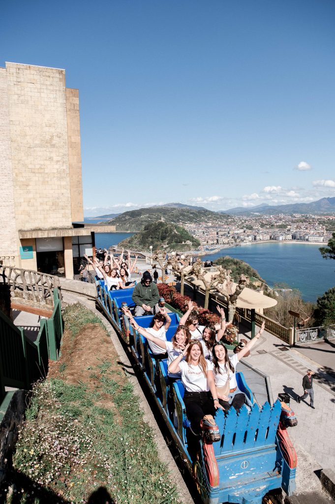 EVJF Saint Sébastien train vue mer Pays Basque