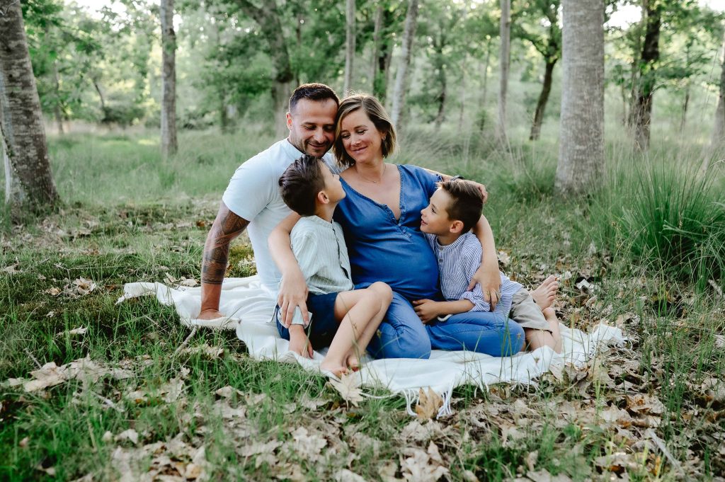 séance grossesse en famille à Mimizan