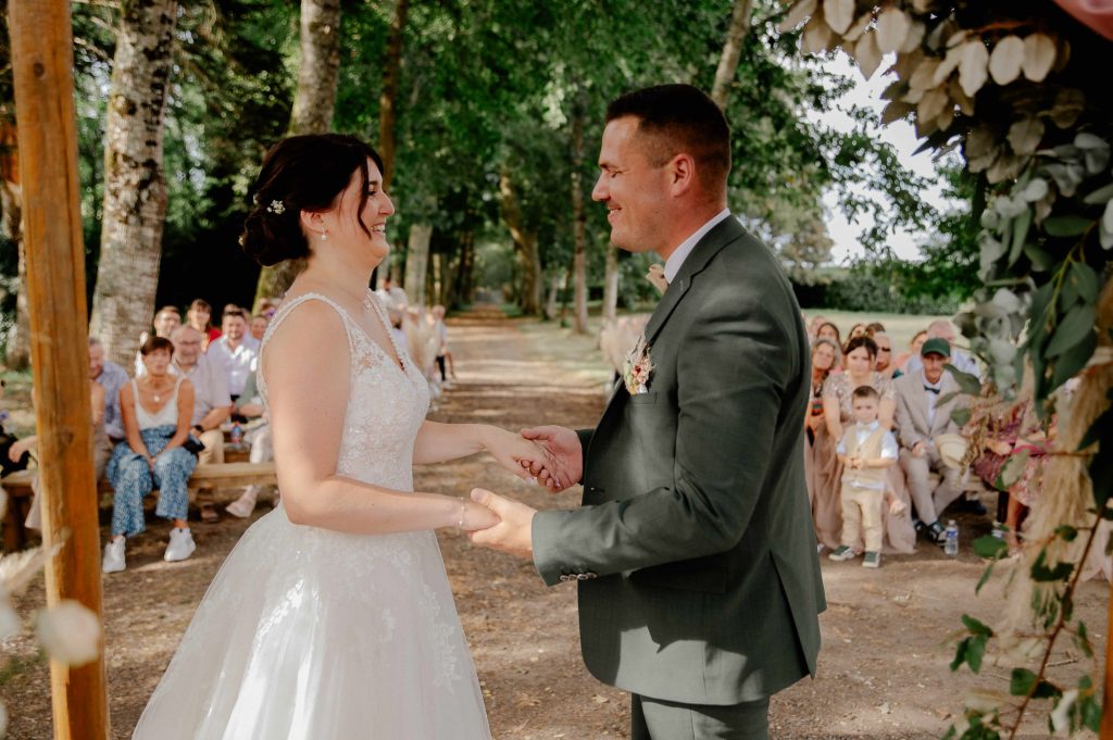 Echange de voeux pendant la cérémonie Laique dans les Landes