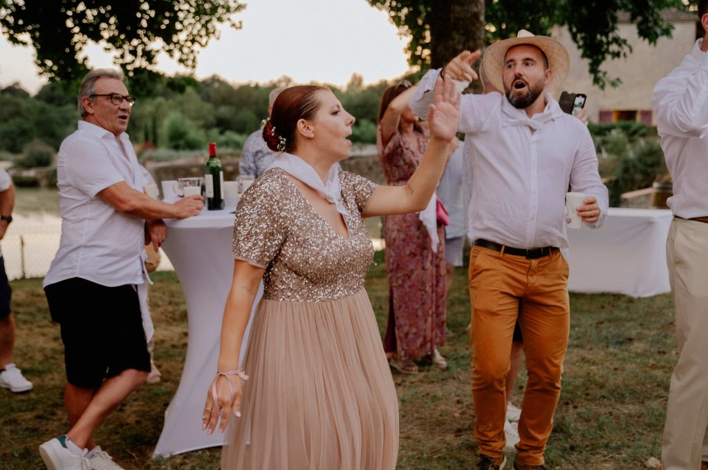 Ambiance pendant le vin d'honneur du mariage