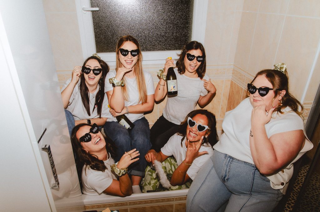 photo de groupe d'evjf dans les Landes