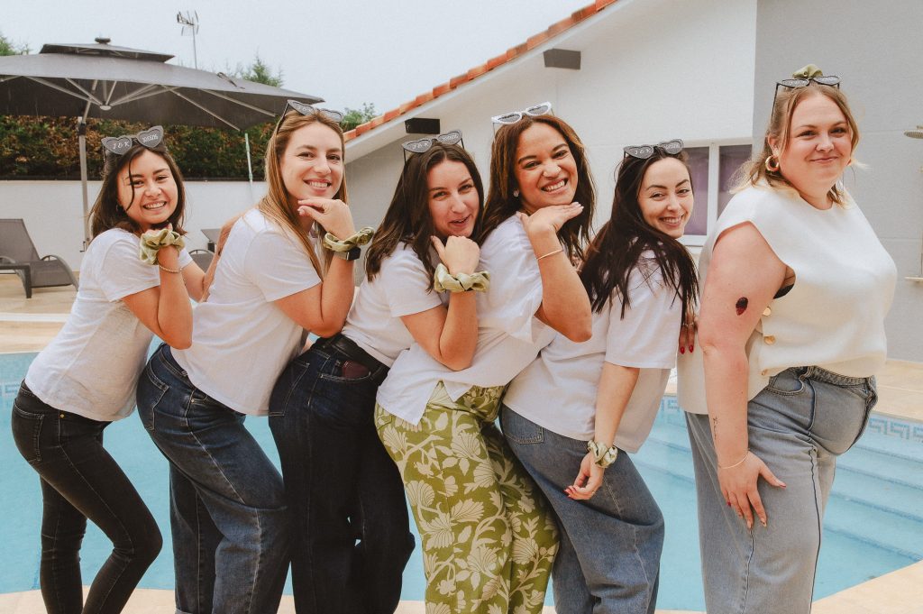 photo de groupe evjf bonne ambiance dans les Landes